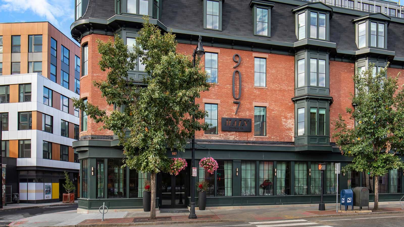 907 Main Hotel, hotels in Central Square
