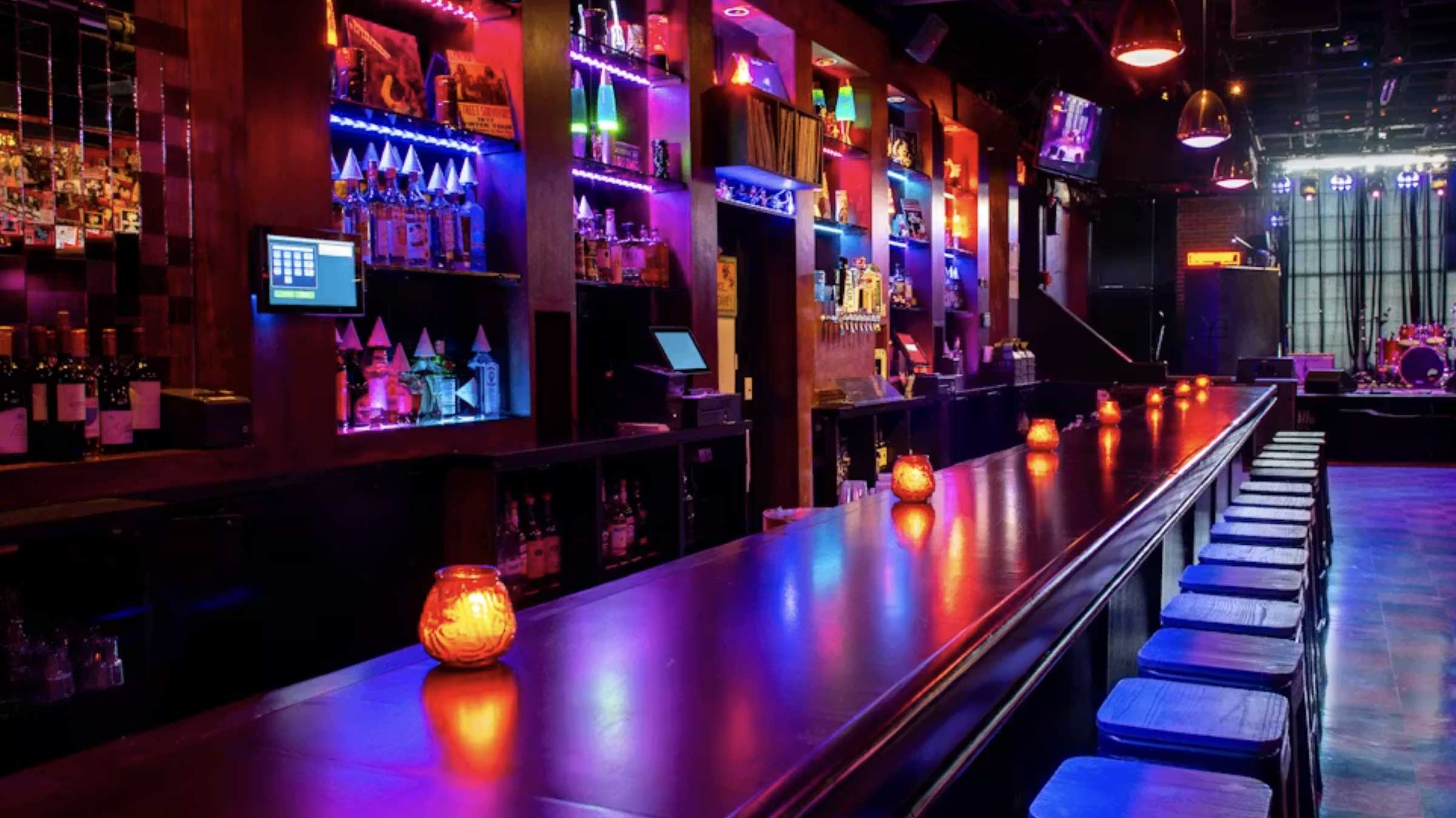 Bill’s Bar and Lounge, cocktails in Fenway