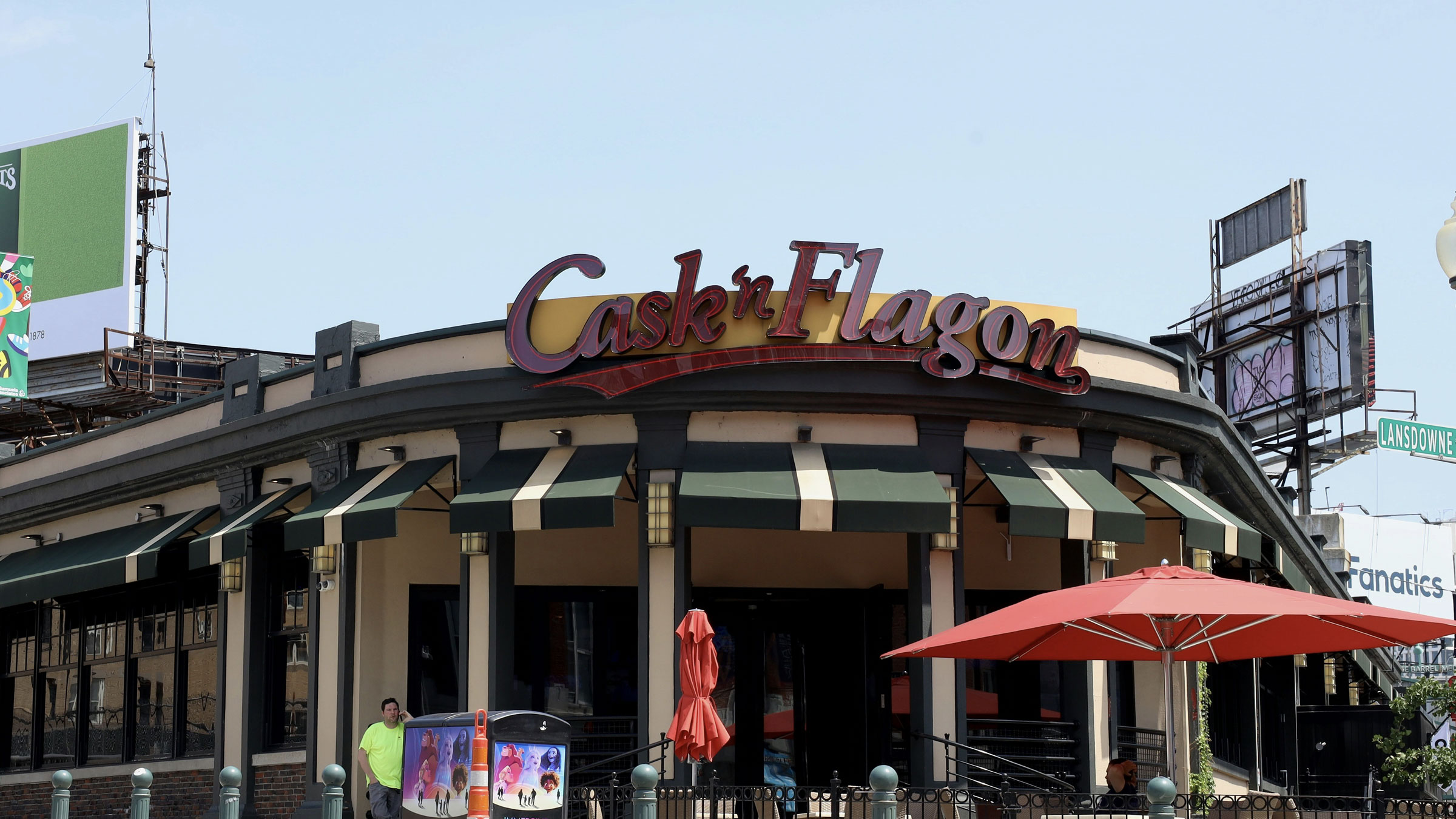 Cask ‘N Flagon, beer in Fenway