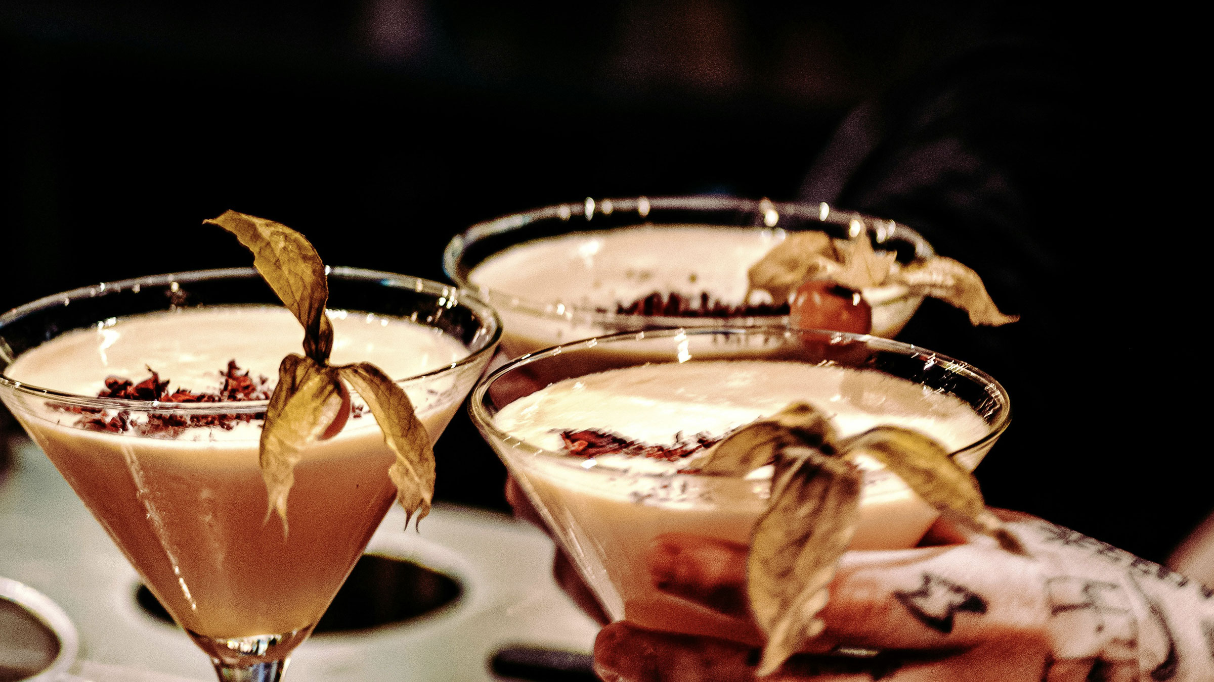 Caveau, cocktails in Downtown