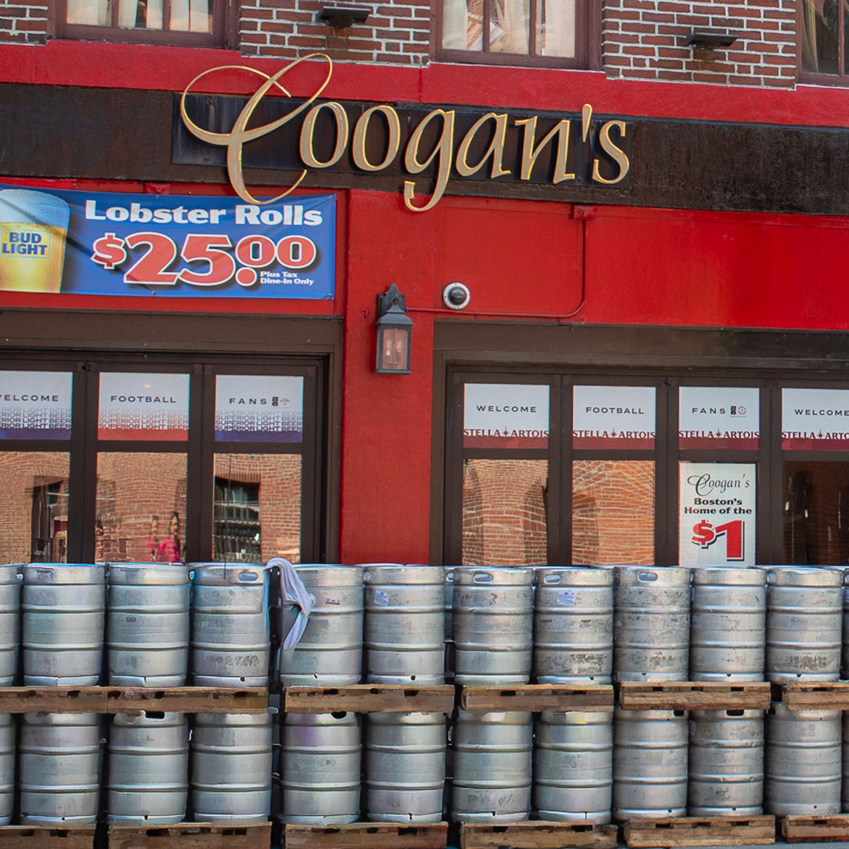 Coogan’s, cocktails in Downtown