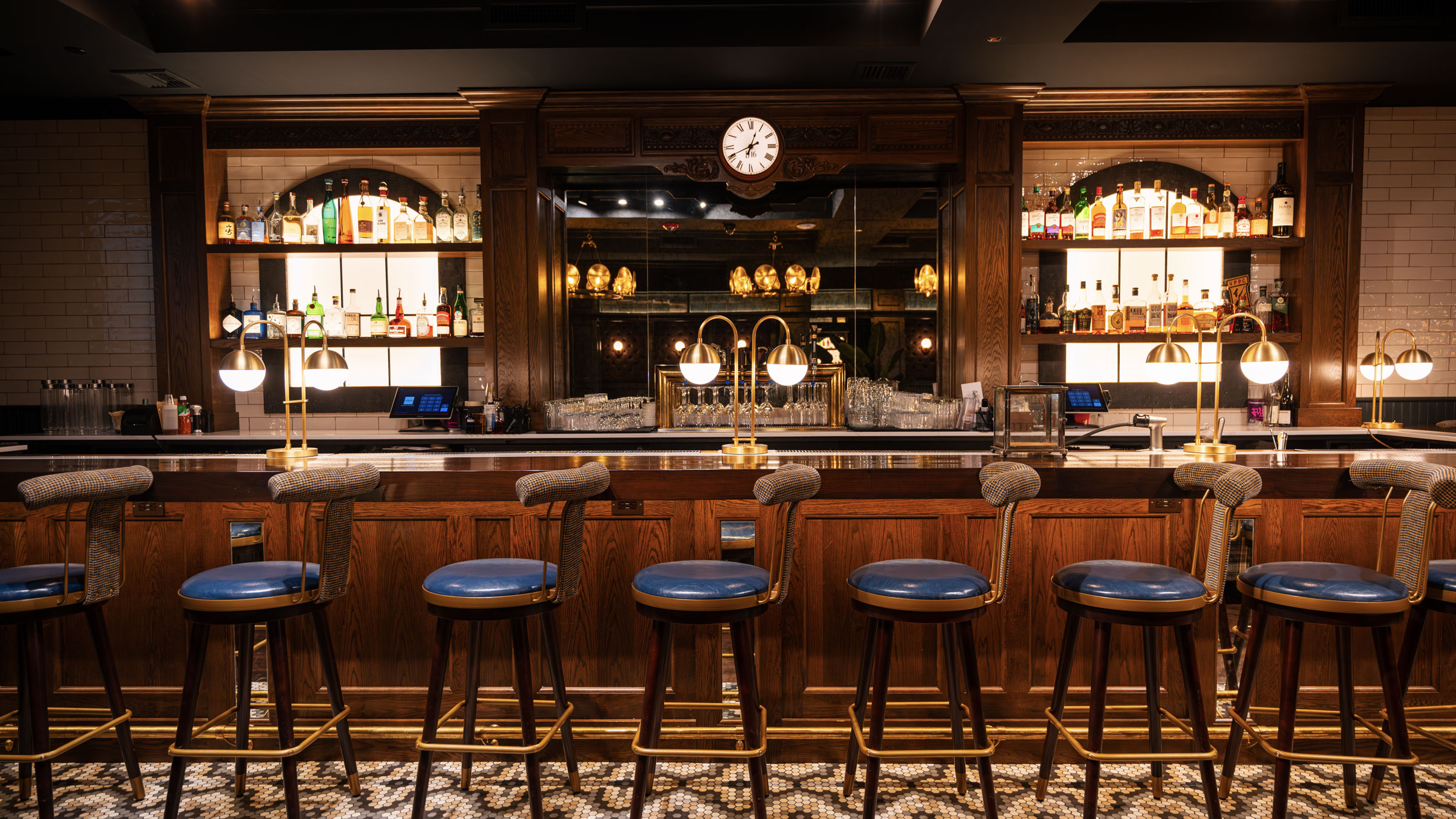 D16, cocktails in Fenway