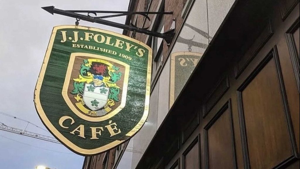 J.J. Foley’s Cafe, beer in South End