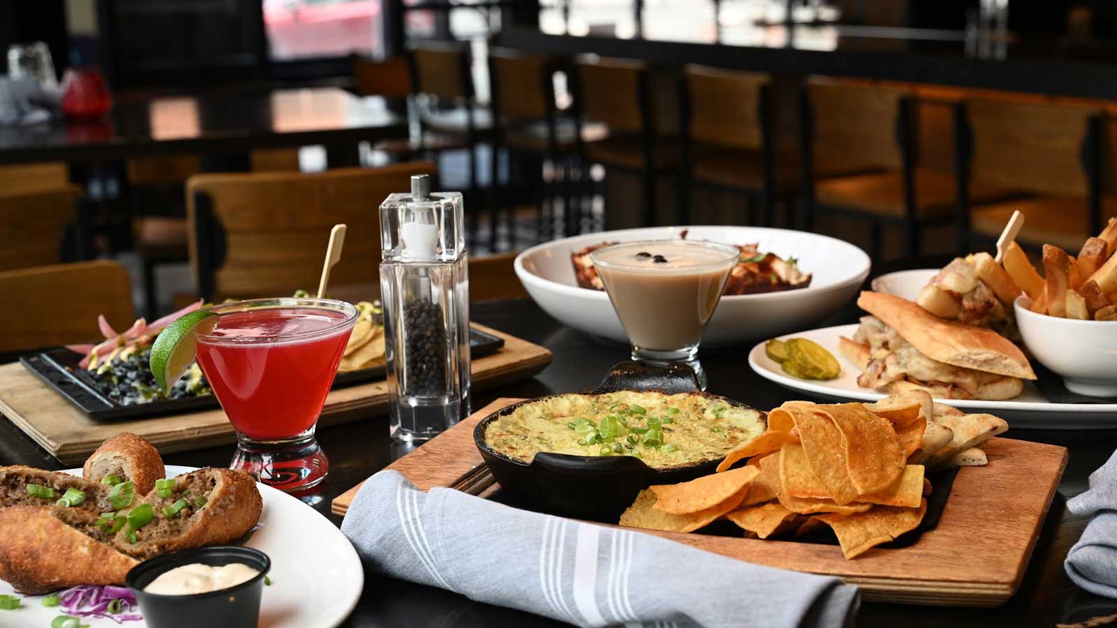 LongCross Bar and Kitchen, american in Medford