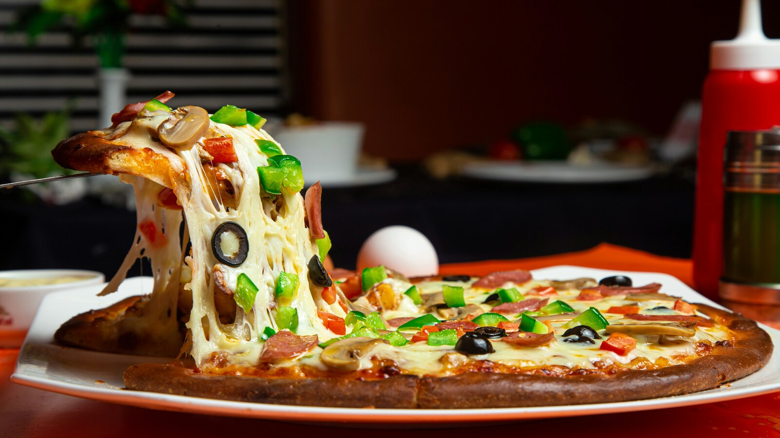 University Grill and Pizza, burgers in Fenway