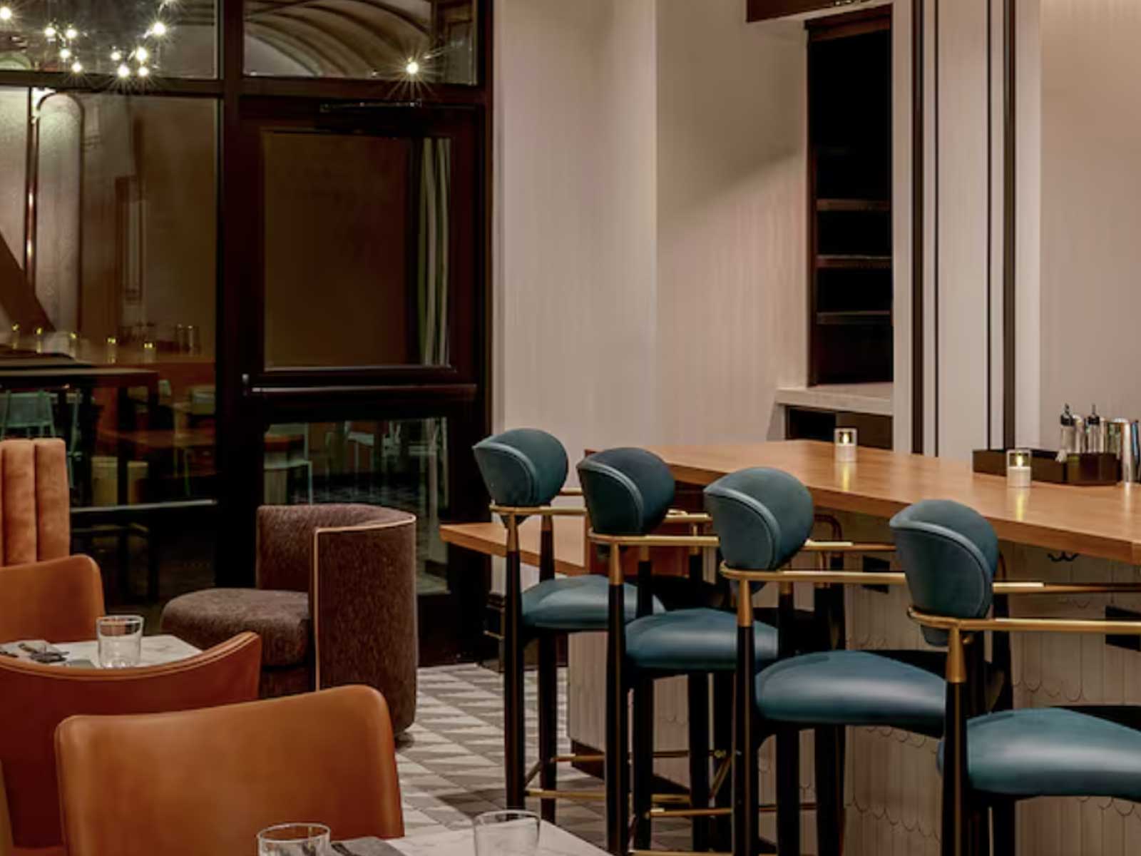 155 on Portland, american in Downtown