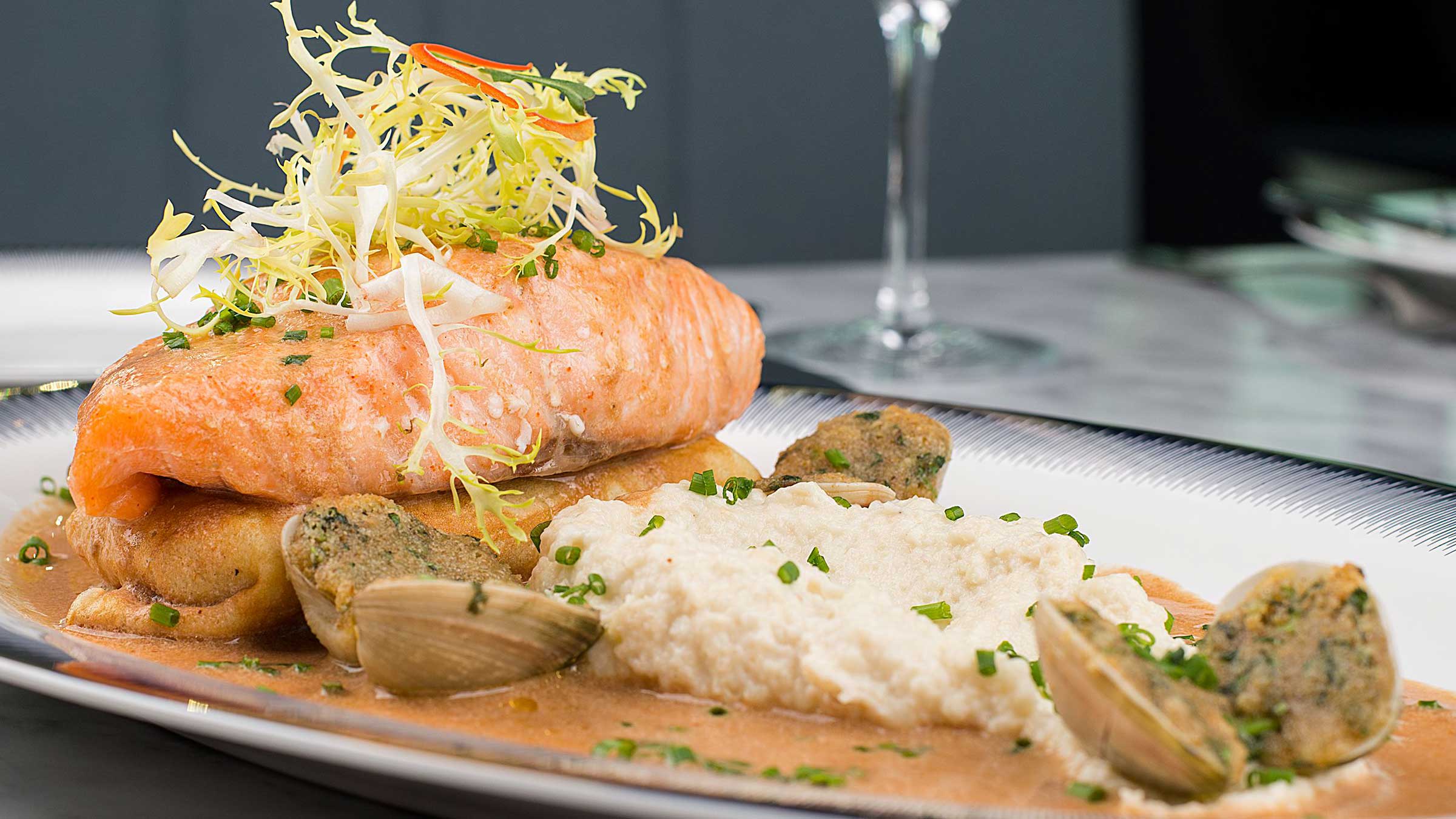 Rowes Wharf Sea Grille, seafood in Downtown