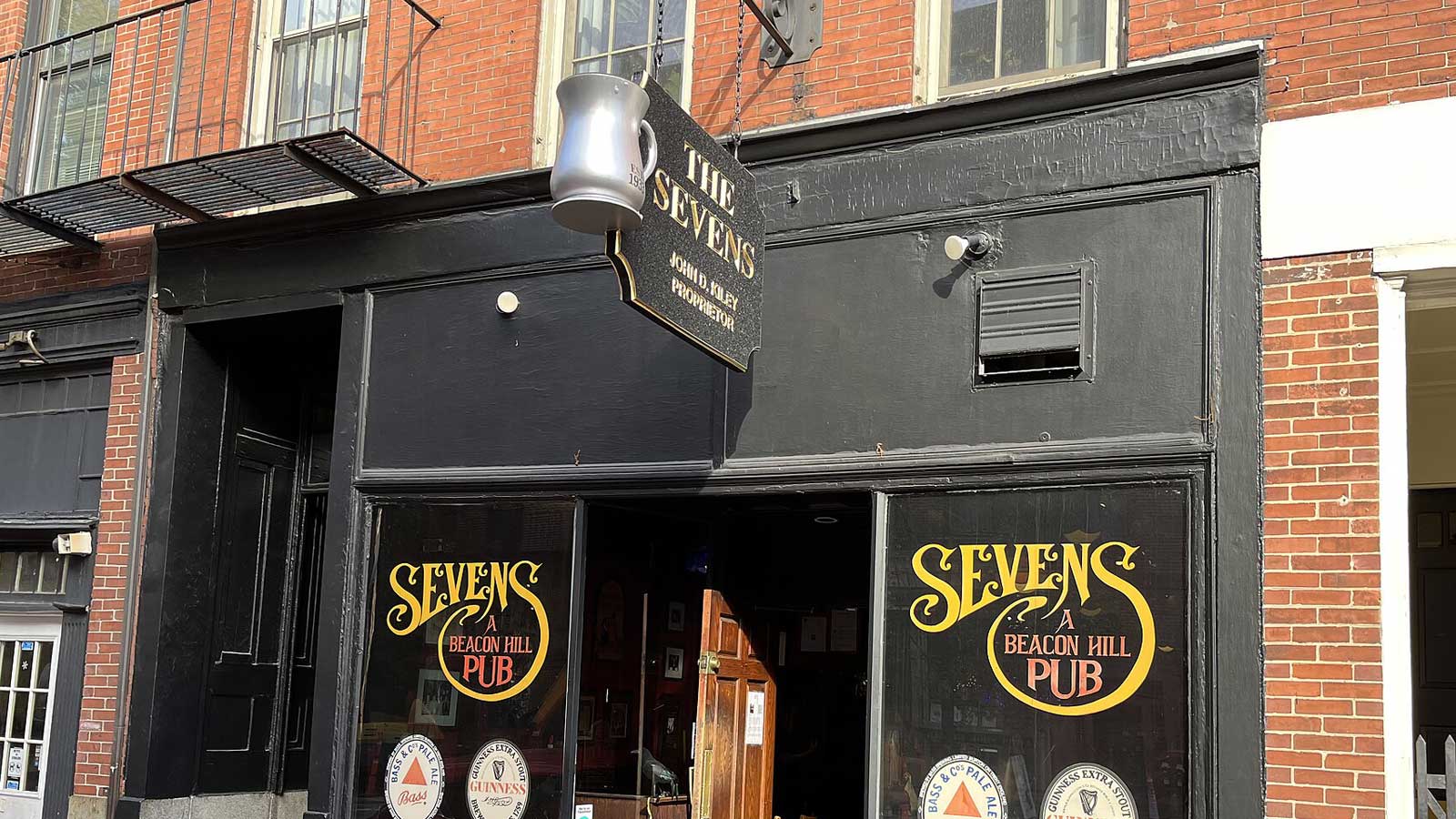 The Sevens Ale House, beer in Beacon Hill